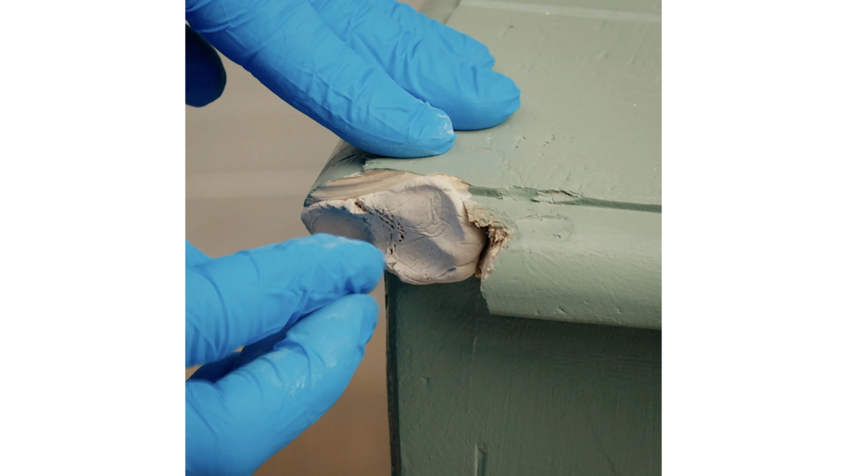 JB Weld KwikWood Wood Repair Epoxy Putty 28g